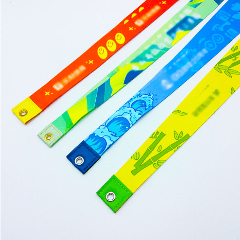 cleanly cut nylon strap without fraying